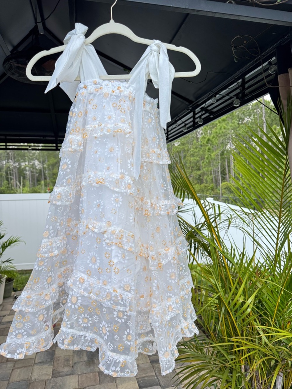 Wedding,Flower Girl-Chloé and Amélie "Daisy Fields" Linen Tiered Dress - Size 6